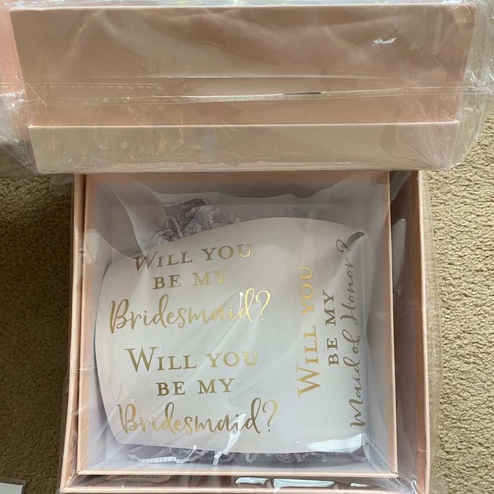 Pre- Filled Wedding Gift Boxes with Stickers